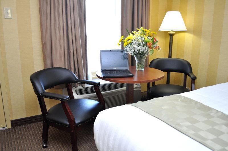 Best Western Central Plaza Stafford Habitación foto
